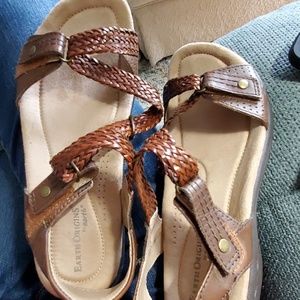 Earth origins sandals 7.5